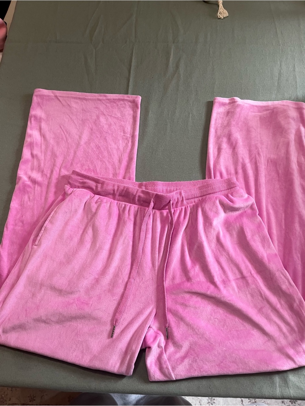 Juicy Couture Soft Pink Velour Lounge Pants